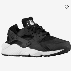 Nike Air Huarache Sneakers- Black & White Size 6.5